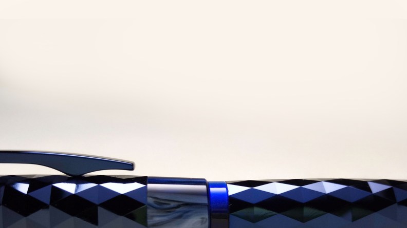 Live_in_You_UNSEEN_Fountain_Pen_Review_Diamond_Cutting