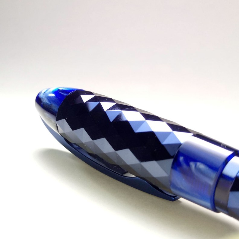 Live_in_You_UNSEEN_Fountain_Pen_Review_Cap2