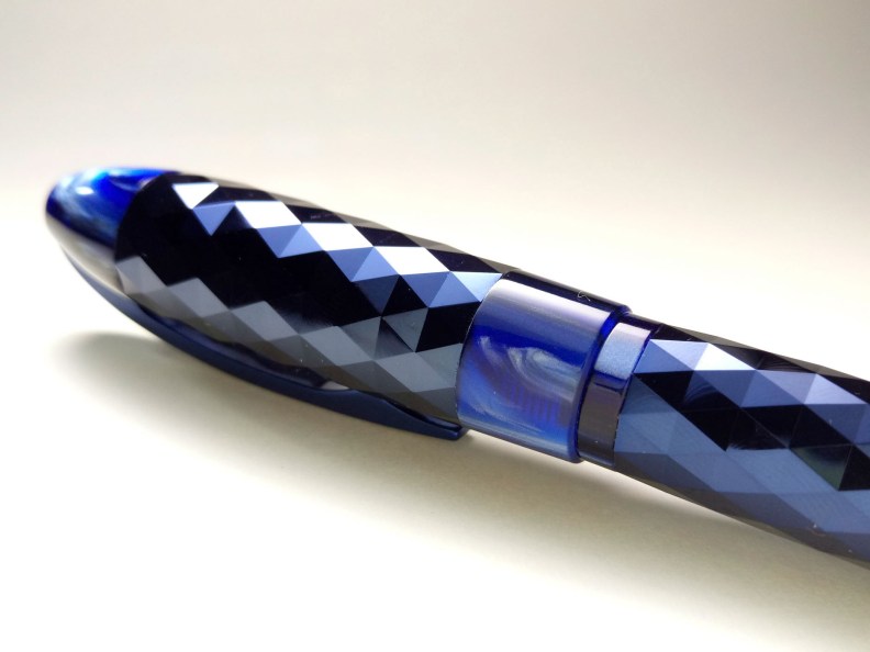 Live_in_You_UNSEEN_Fountain_Pen_Review_Cap3