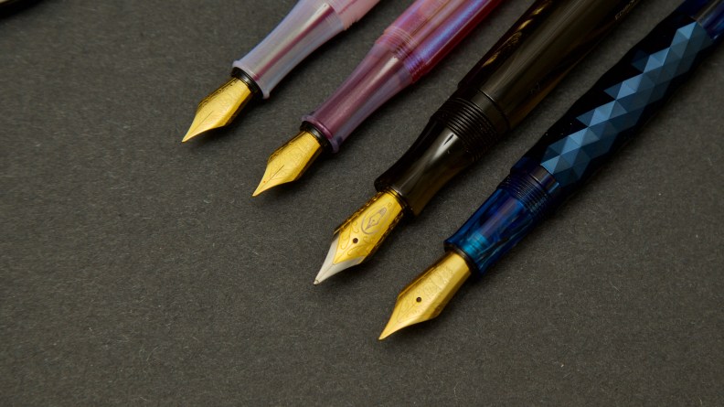 Live_in_You_UNSEEN_Fountain_Pen_Review_Nib_Shape