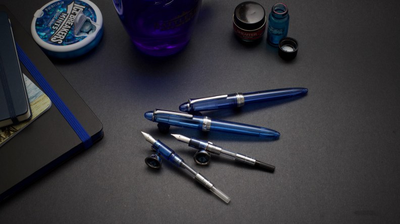 Lorelei vs. Sailor Procolor 500_Blue Demonstrators_Comparison Review_Duel of fates - 2