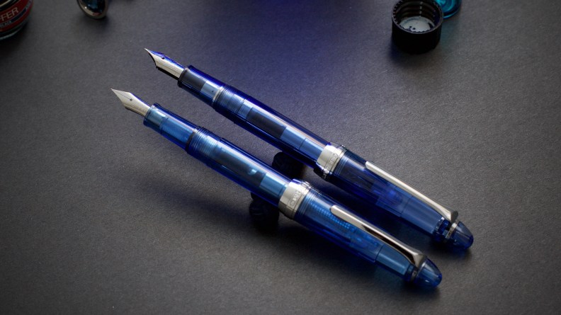 Lorelei vs. Sailor Procolor 500_Blue Demonstrators_Comparison Review_Duel of fates - 22