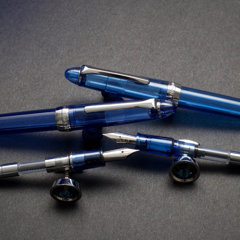 Lorelei vs. Sailor Procolor 500_Blue Demonstrators_Comparison Review_Duel of fates - 4