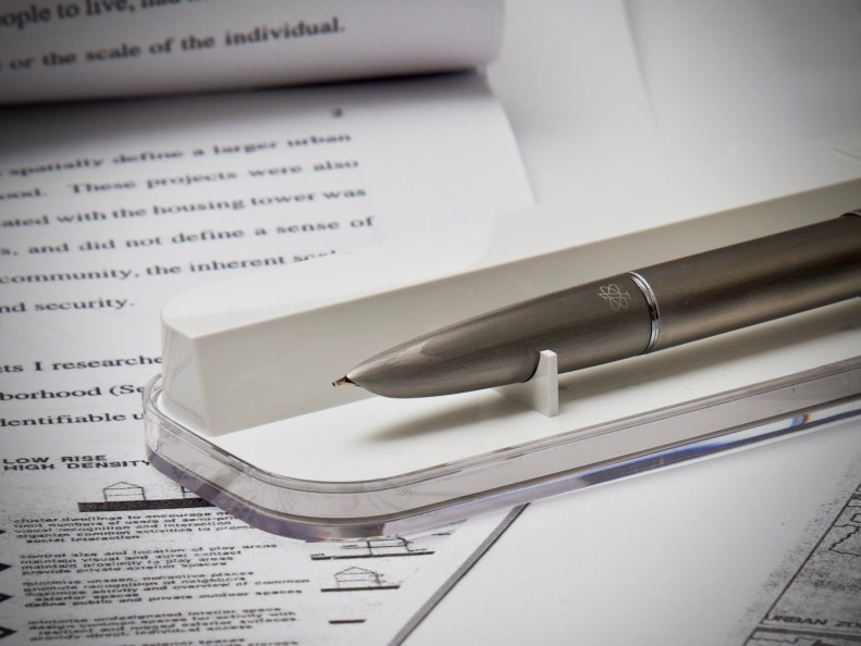 FrankUnderwater_ChinesePenReview_Hero100_Innovation - 7